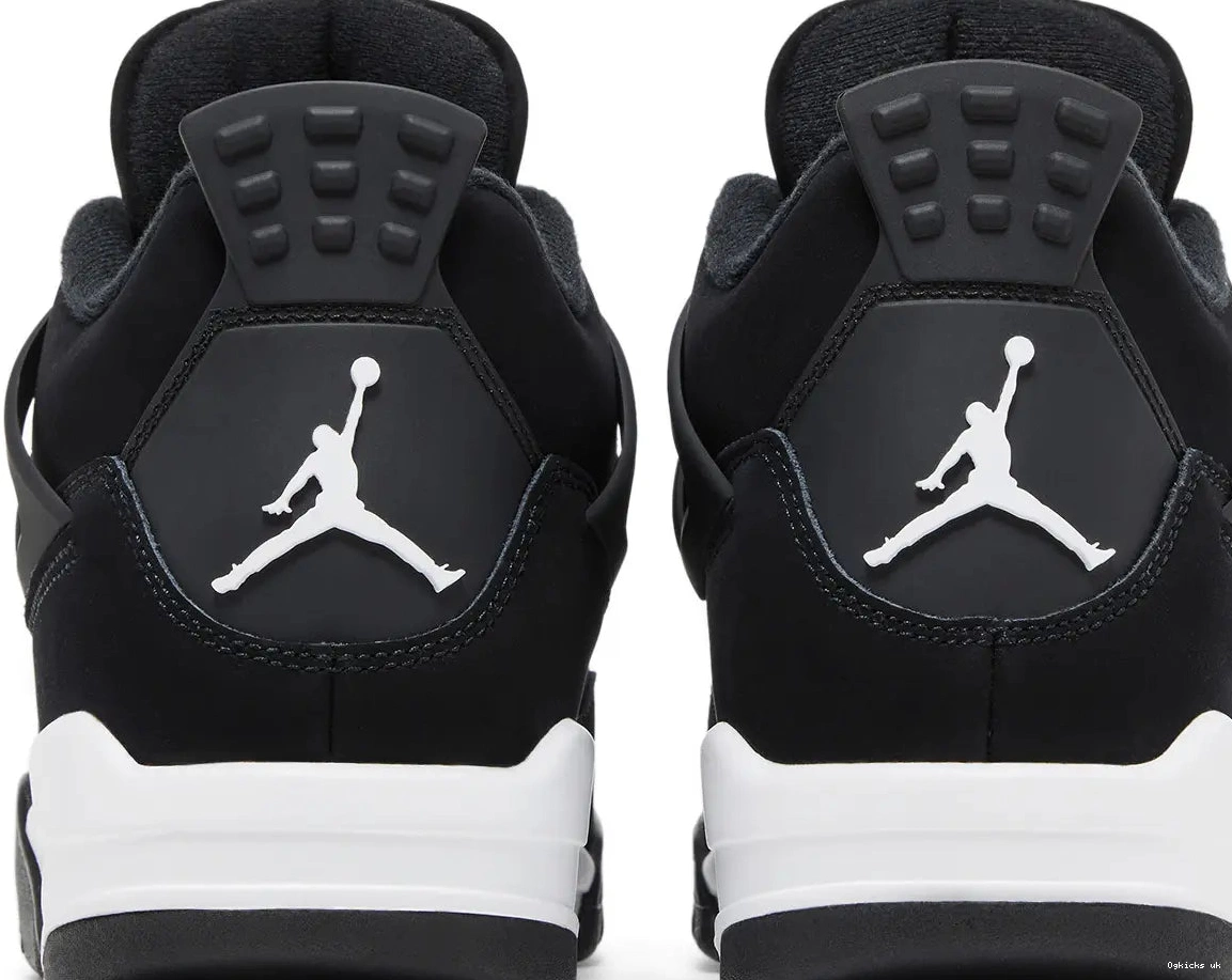 4 Retro White Thunder Jordan 0815